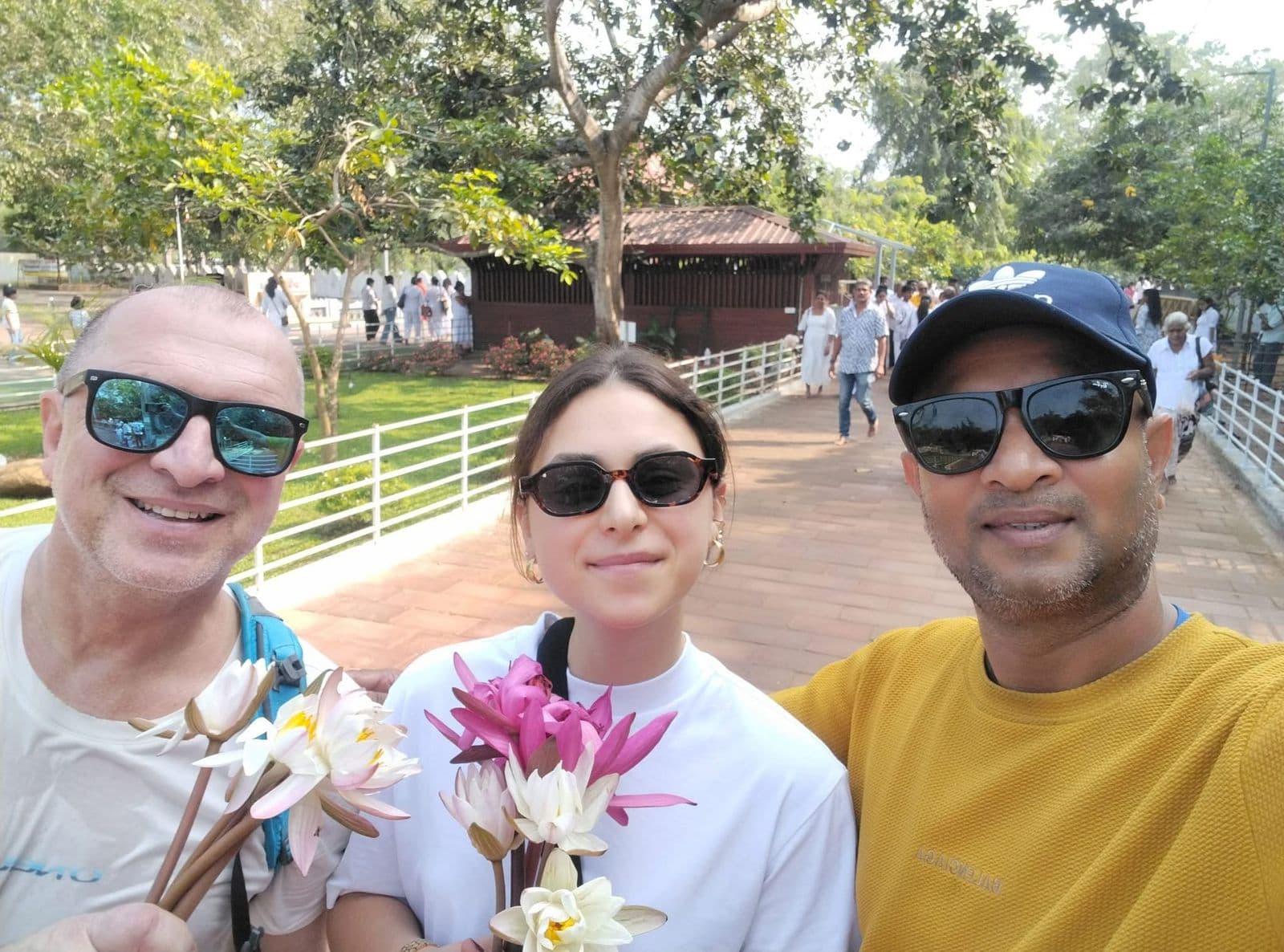 Happy guests at Anuradhapura ancient lake